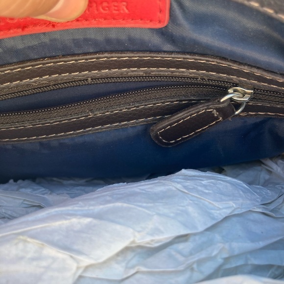 Brand new Tommy Hilfiger mini tote bag - Picture 7 of 8